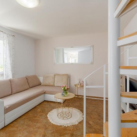 Apartment Leni Near Beach Пореч Экстерьер фото