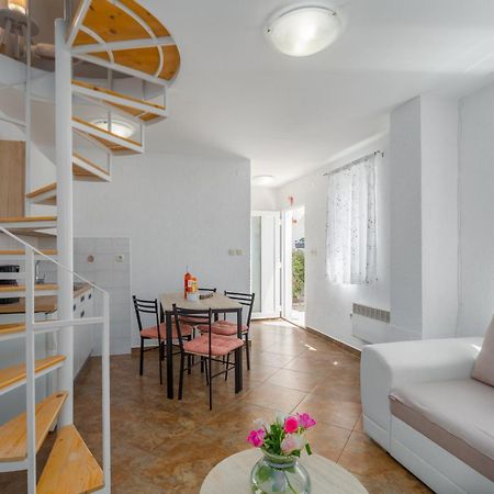 Apartment Leni Near Beach Пореч Экстерьер фото
