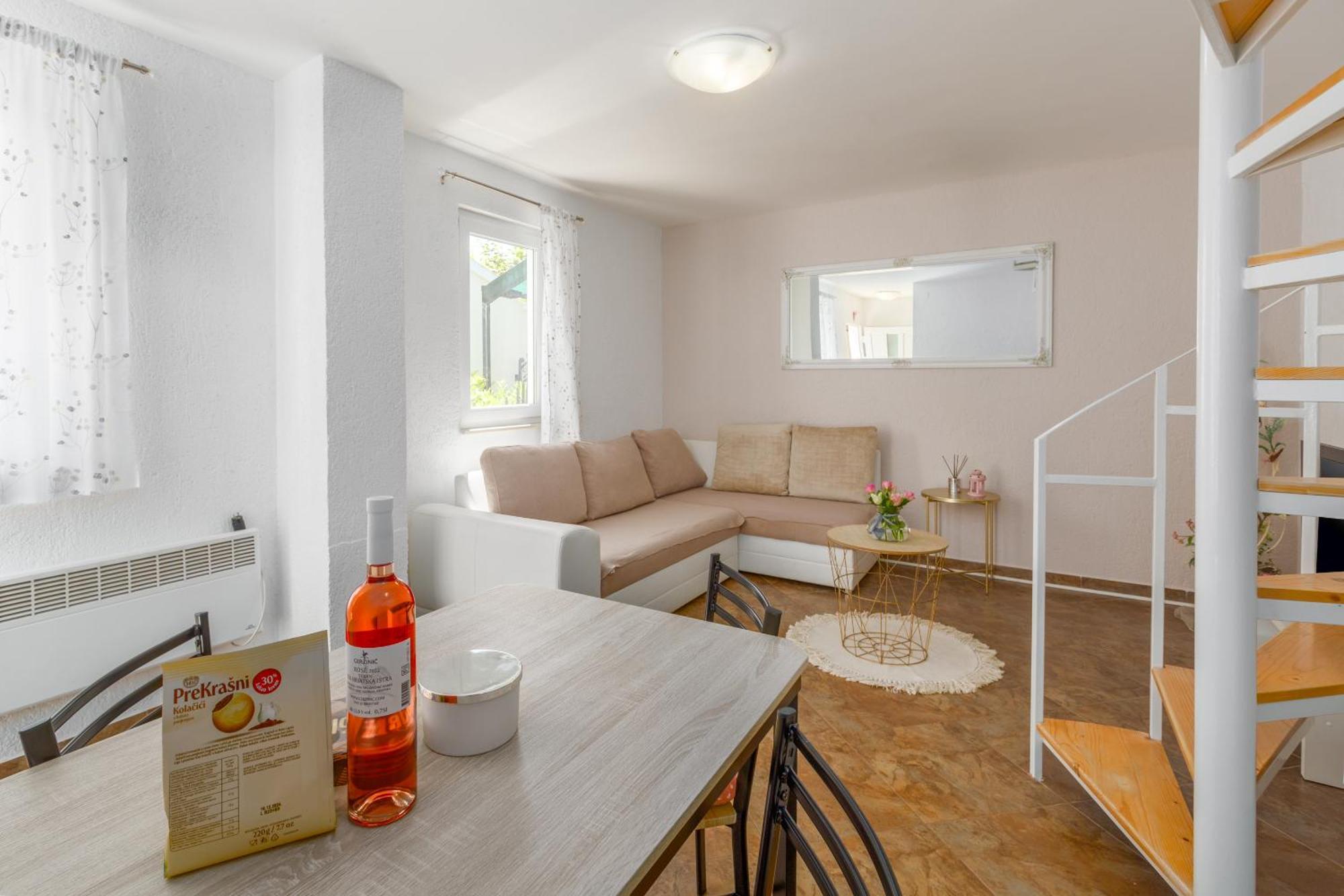Apartment Leni Near Beach Пореч Экстерьер фото